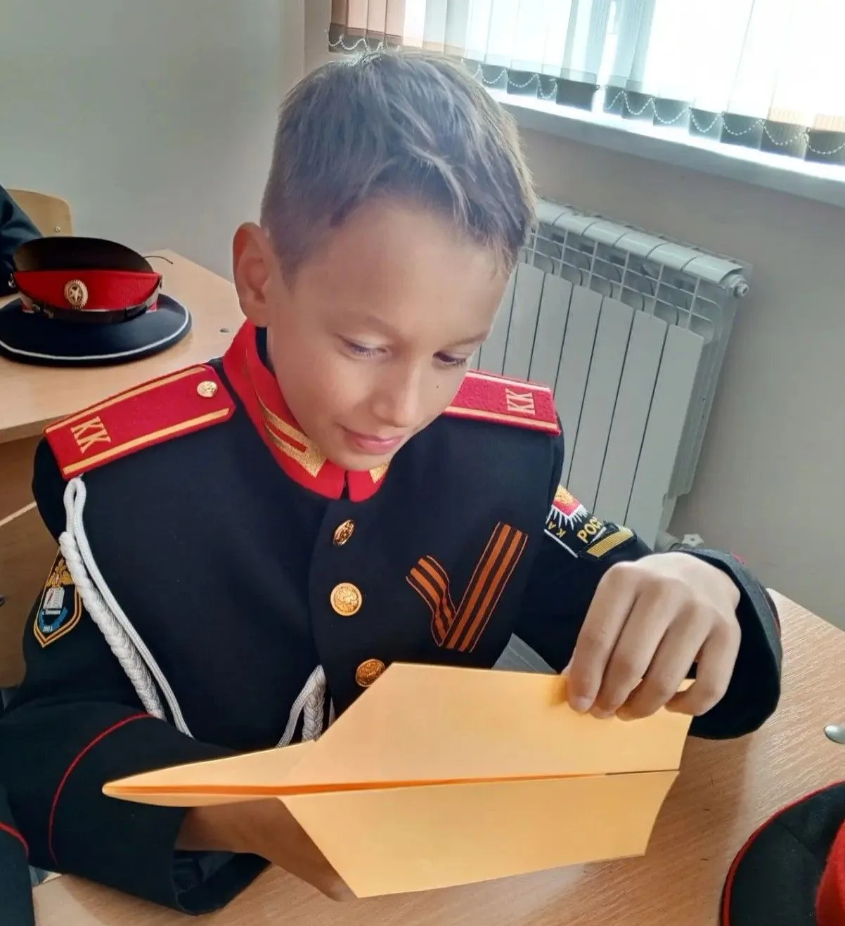 Самолетик будущего взлетел в кадетской школе.