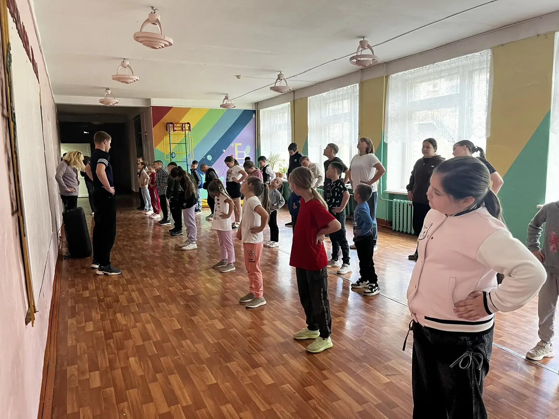 Сегодня второй день летнего школьного оздоровительного лагеря. День получился насыщенны...