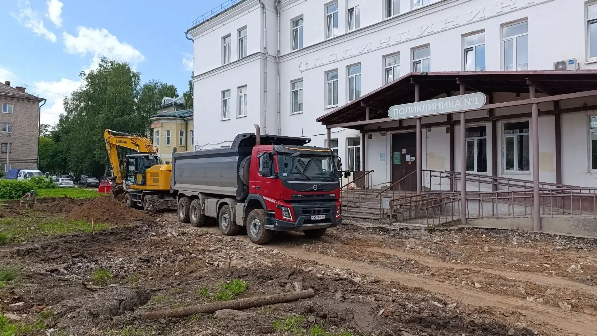 ДОСТУПНАЯ СРЕДА И МОЛОДЫЕ КАДРЫ 
Депутат краевого парламента Игорь Малых о развитии медицины в округ
