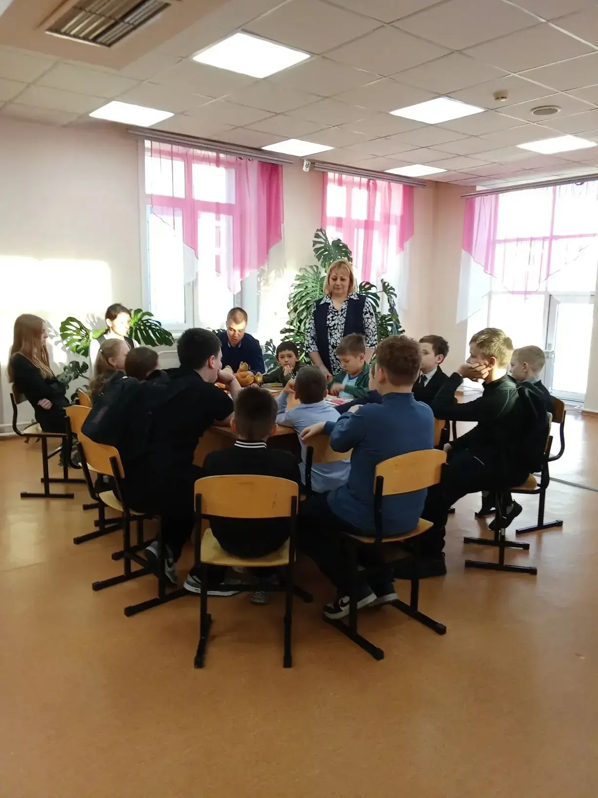 📚Династийные чтения Сегодня в читальном зале собрались три выпуска Лосевых-Валюшкиных. Хочется отмет