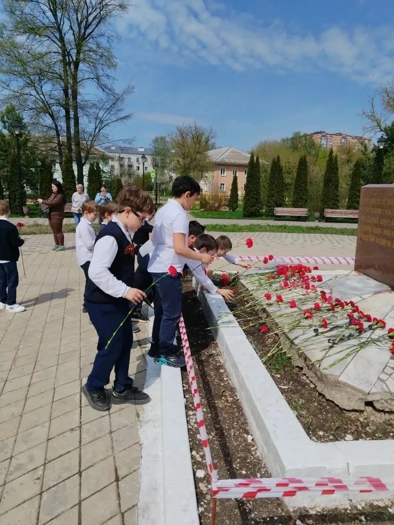 В рамках «Марафона Победы» патриотическая акция «Я помню!» Корпус 1, на улице Чехова д. 8