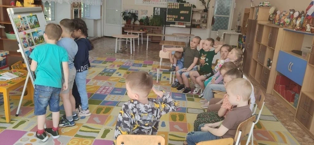 Ознакомление с окружающим в старшей группе "Белочка", на тему :"Хорошие поступки."