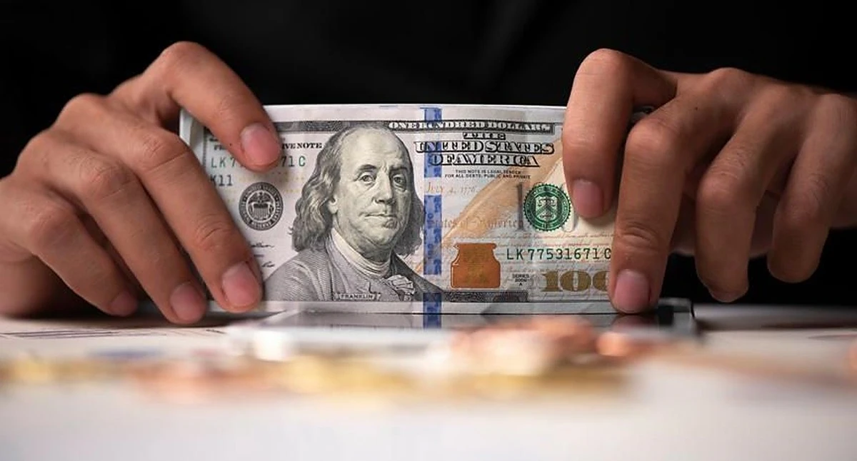 Доллар в октябре будет стоить от 81 до 89 рублей.
