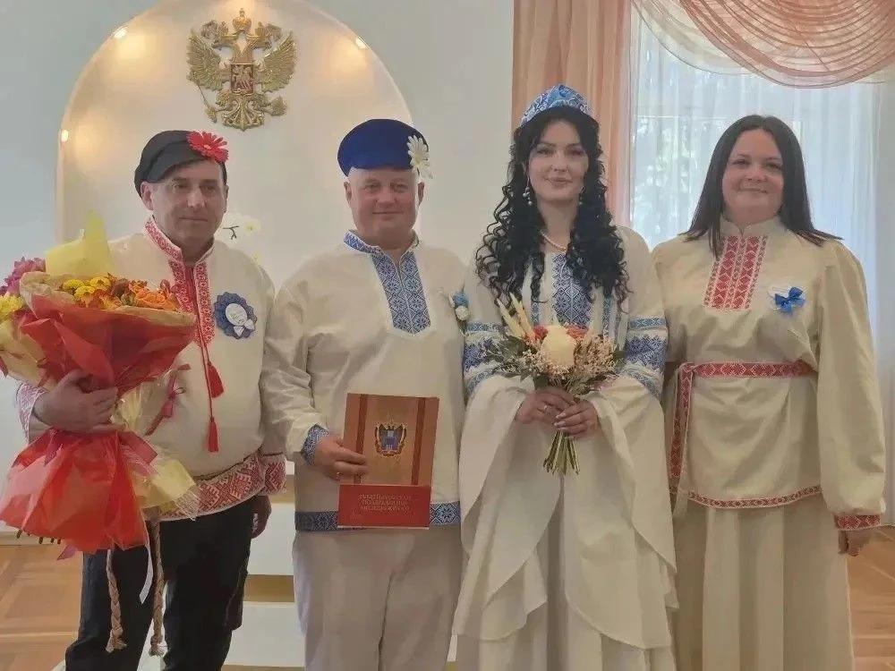🍞 Свадьба в русском стиле: как в старые добрые времена! 🔥 
В отделе ЗАГС Весёловского района - не 