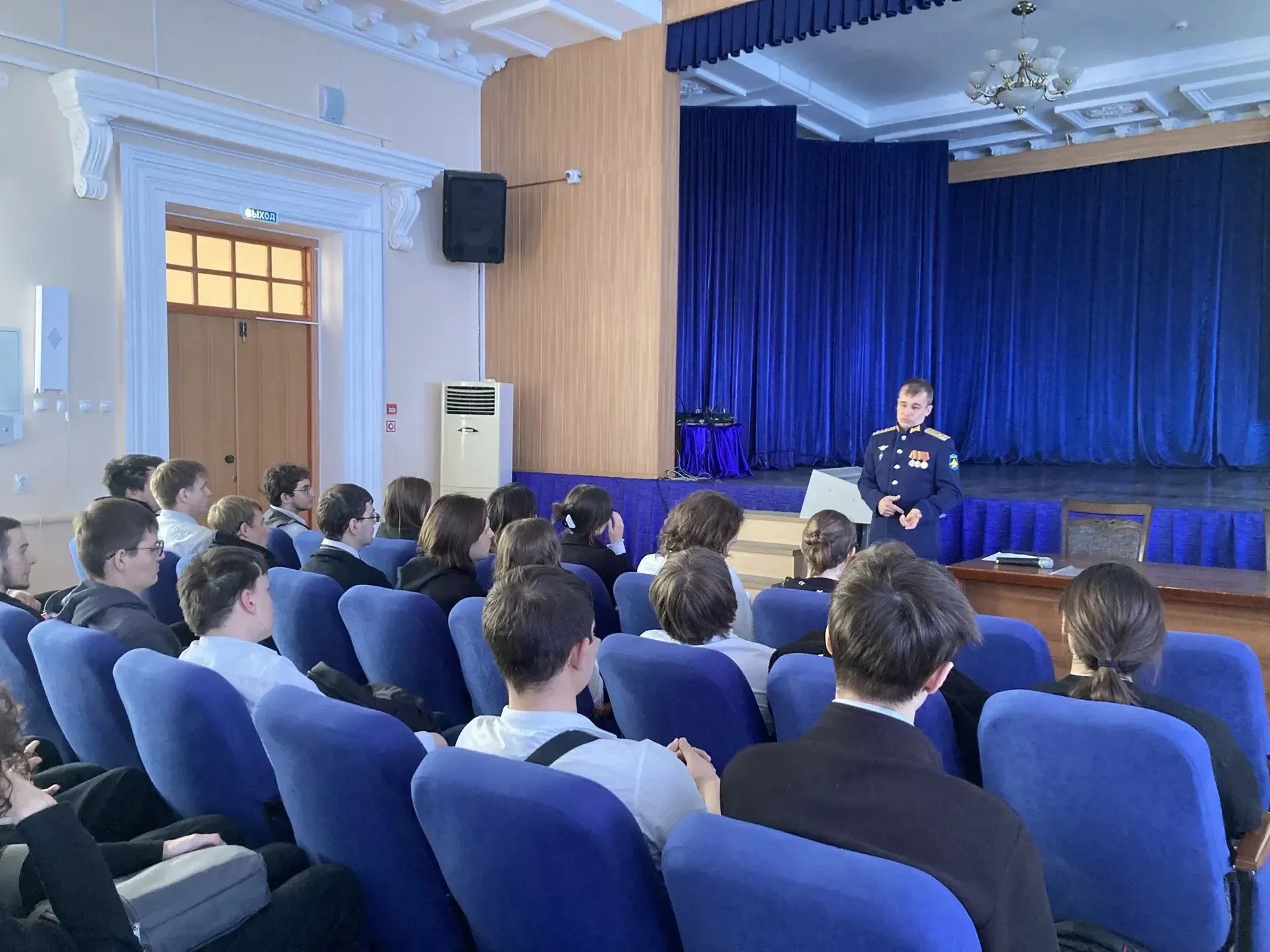 Встреча с будущим: студенты выпускных курсов техникума пообщались с представителем Военно‑космическо