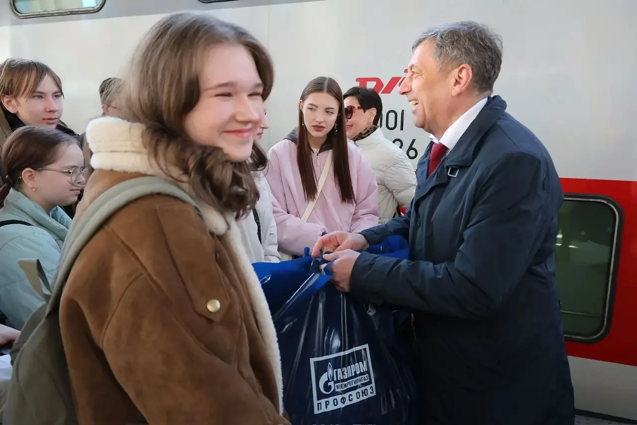 🚉 Незабываемые каникулы в Северной столице  Дети наших сотрудников из приграничья отправились на отд