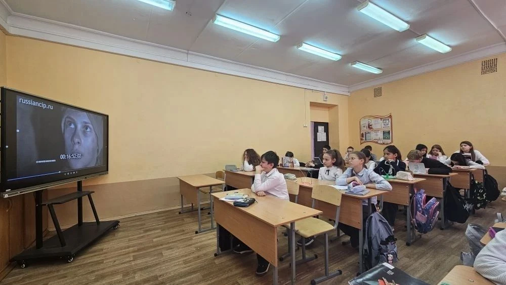 В МОУ "Гимназии № 53 им. Г.М. Дорогобида" в рамках мероприятий, приуроченных к Дню памяти жертв гено