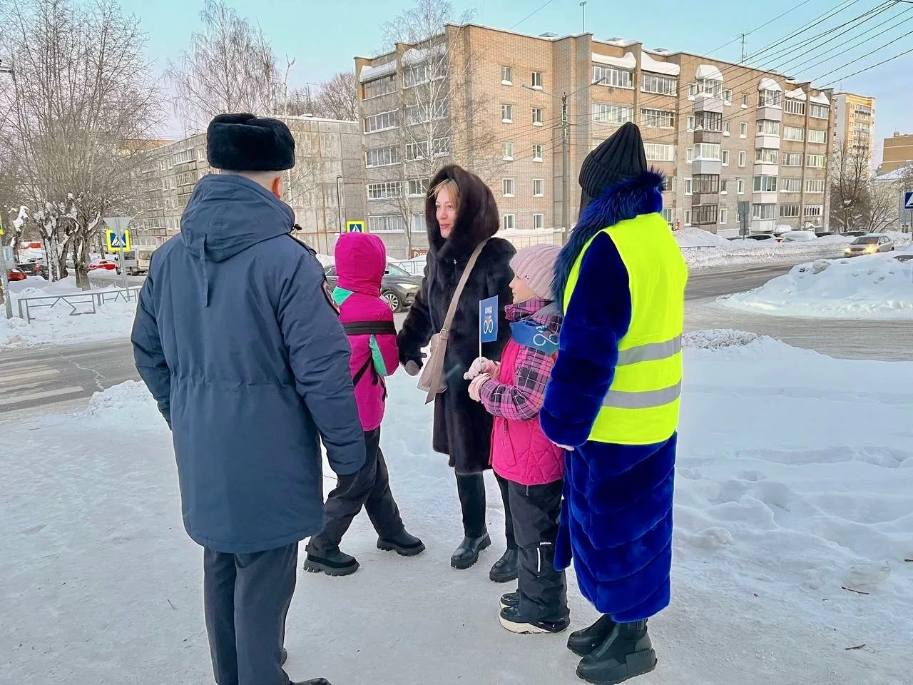 ☝️ ЮИД ☝️  🤩 Активисты нашей школы — отряд ЮИД, родительский патруль и сотрудники ГАИ провели совмес