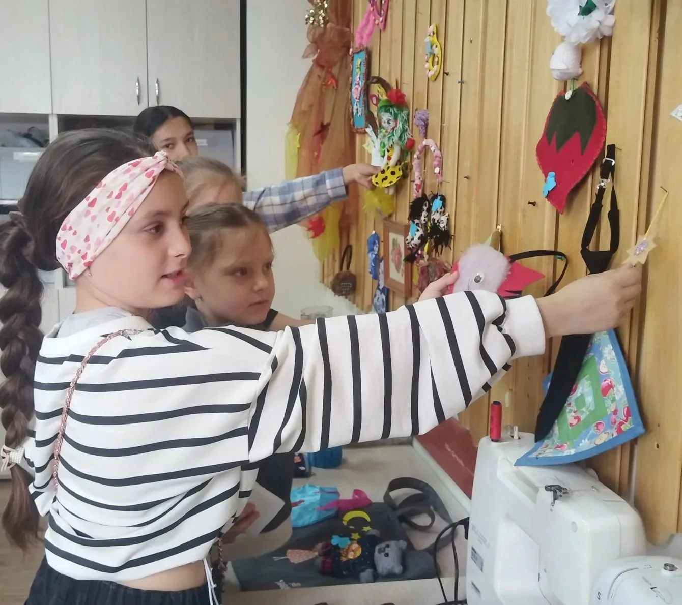 📌В конце учебного года в объединении «Кудесница» традиционно проводится творческая ассамблея.
Девоч