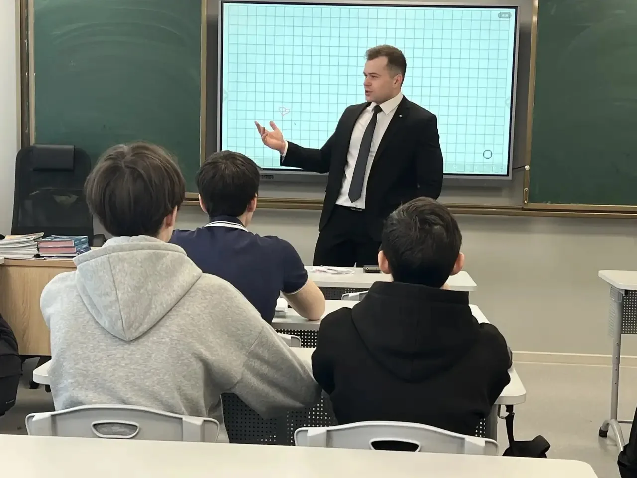 Профориентационное мероприятие в школе: встреча с представителем ФСО   В пятницу, 13февраля, в нашей