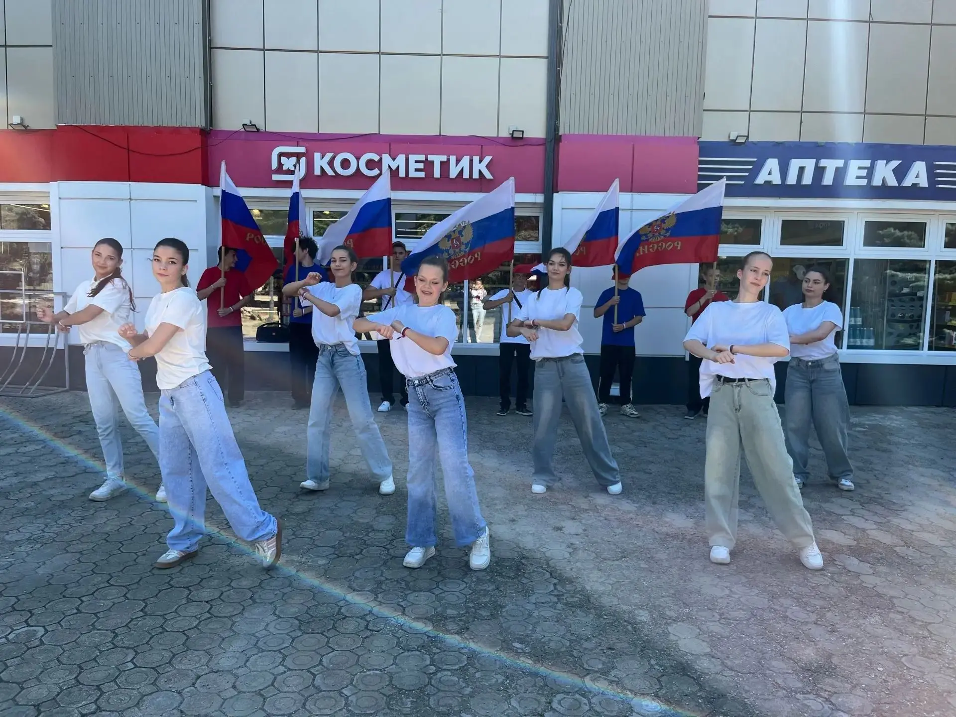 22 августа молодежный клуб «Волонтеры культуры» РДК «Юбилейный» провели патриотическую ...