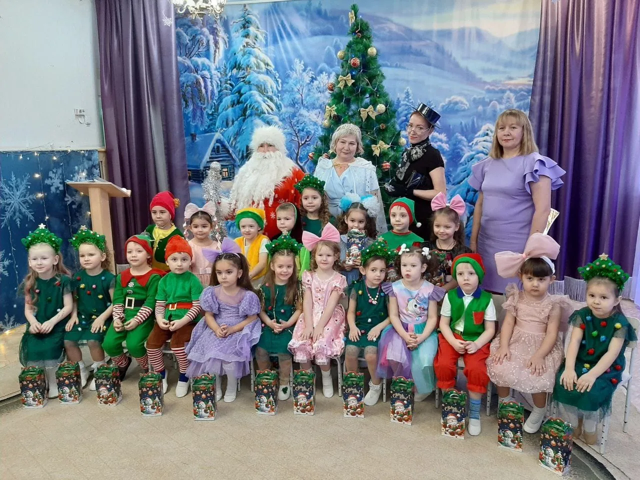 Новый год в средней группе🎄🎄🎄
Ребята полностью погрузились в атмосферу чудес. Они танцевали, пели