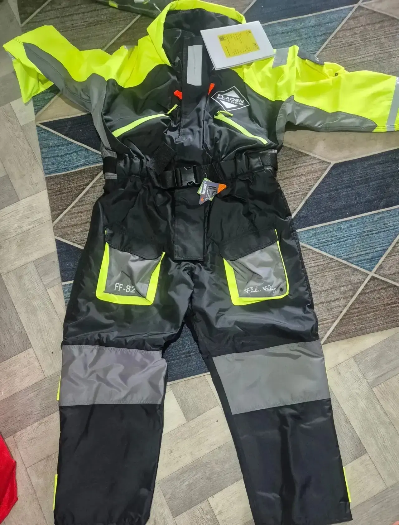 Продам костюм Фладен зимний(поплавок)новый