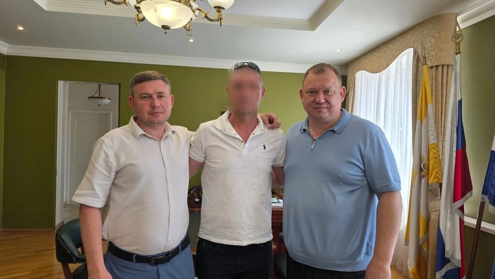 Друзья, под конец рабочего дня заглянул гость. Наш парень, военнослужащий, - сейчас в о...