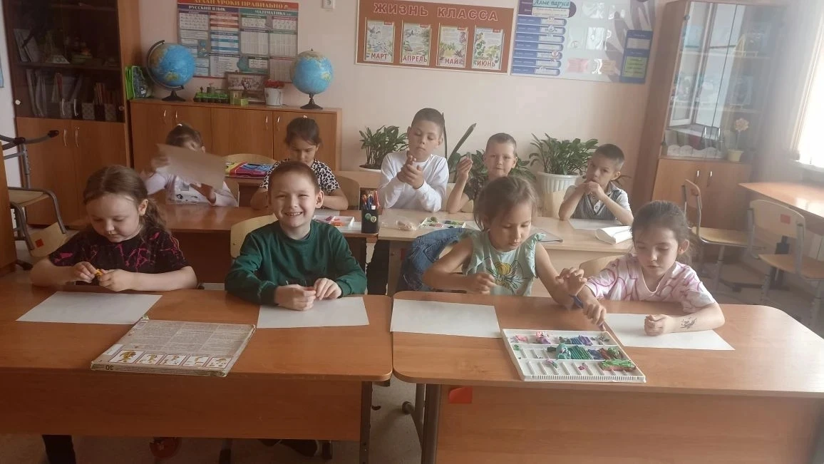 🌲 Путешествие в мир волшебства: День сказок народов России! 🇷🇺