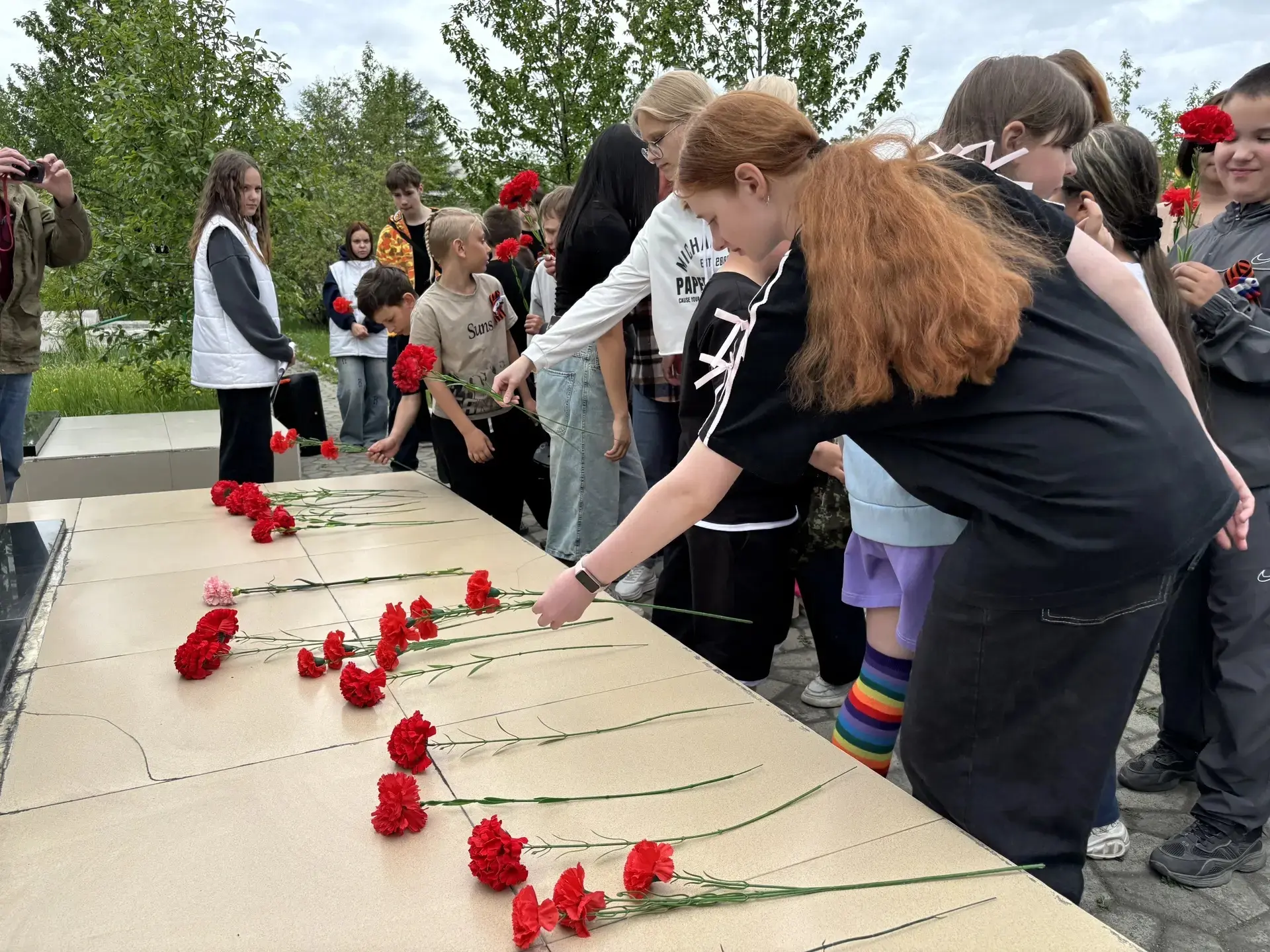22 июня в нашем лагере: день памяти и скорби

Утро 22 июня в нашем лагере началось с торжественной ц