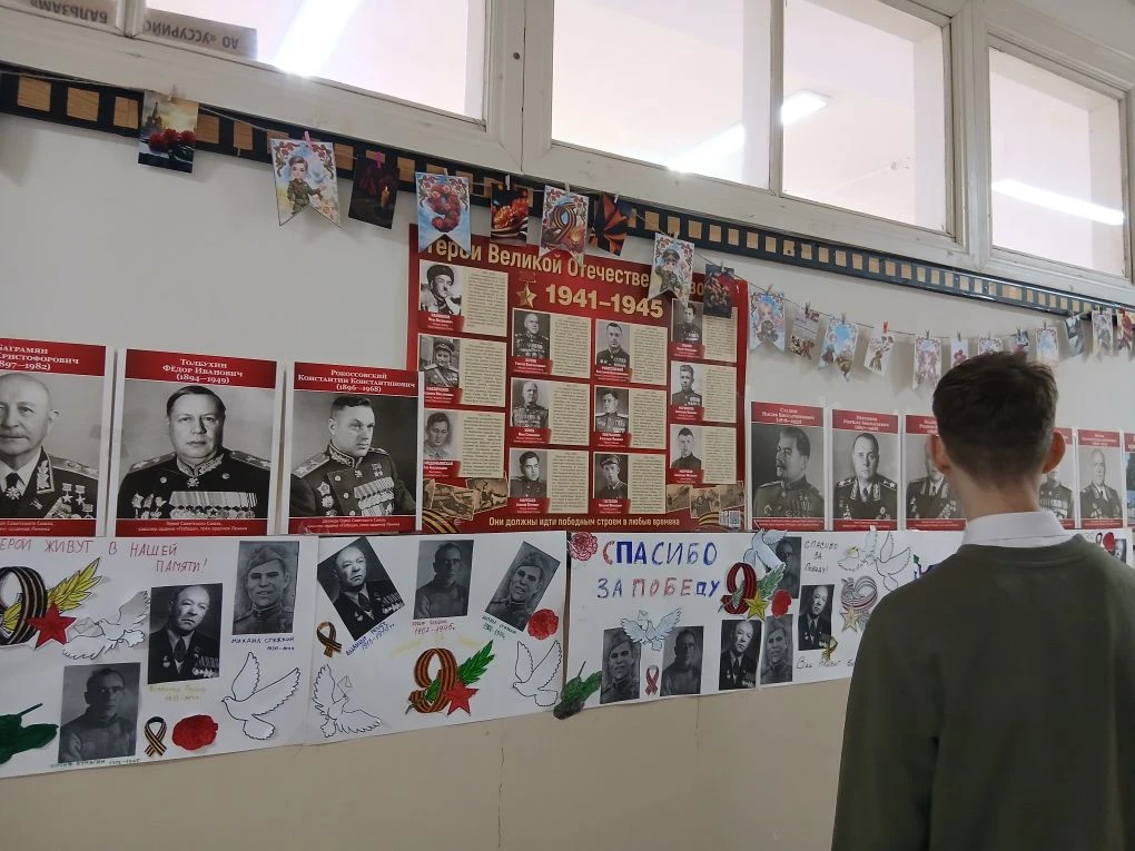 Живая память в каждом классе🕊  В нашем лицее появилась традиция, от которой у многих наворачиваются 