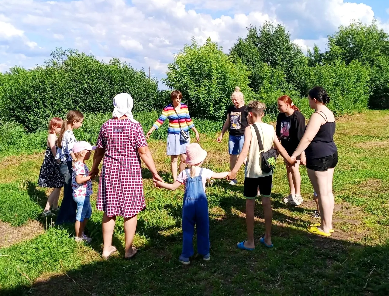 ☀ ЛЕТНЯЯ ПЕРЕЗАГРУЗКА В ВЯТСКОПОЛЯНСКОМ РАЙОНЕ ИДЁТ ПОЛНЫМ ХОДОМ!

Детские лагеря при сельских домах