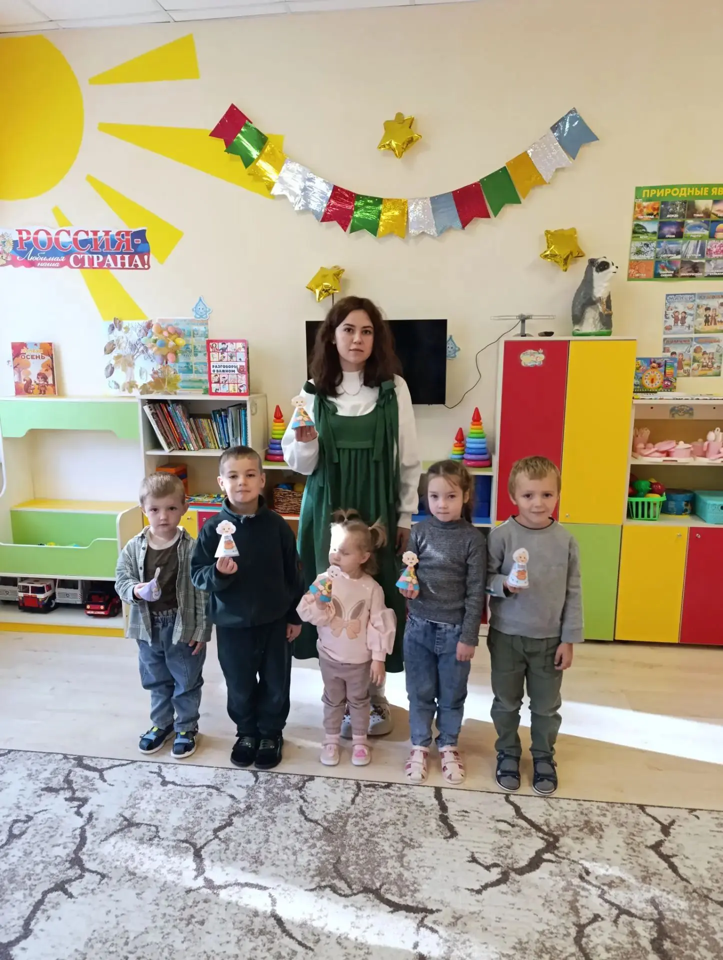 Сегодня в дошкольной группе «Росинка» прошёл мастер-класс, посвящённый Дню пожилых люде...