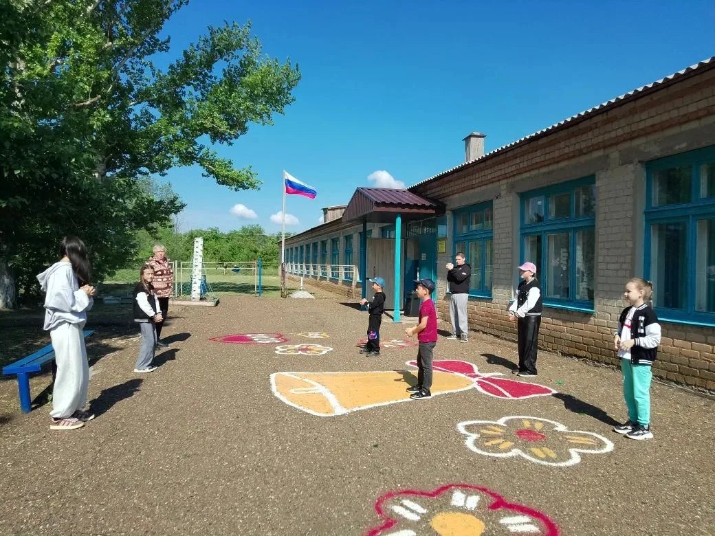 Пятый день нашей площадки кратковременного пребывания!

Сегодня погода порадовала нас солнцем, поэто