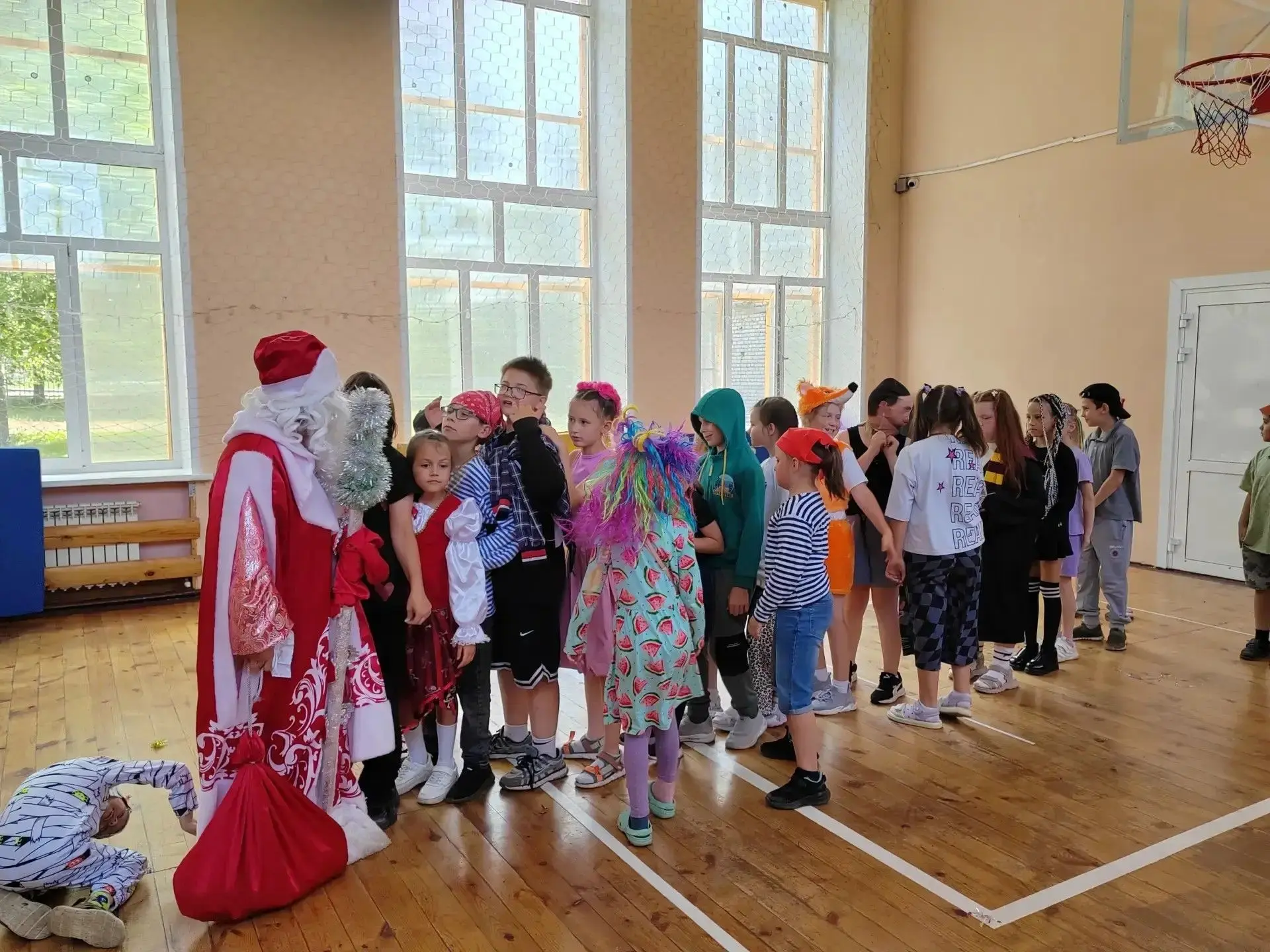 🎉 В нашем пришкольном лагере сегодня творилось настоящее волшебство! ✨
Всё смешалось: сказочные гер