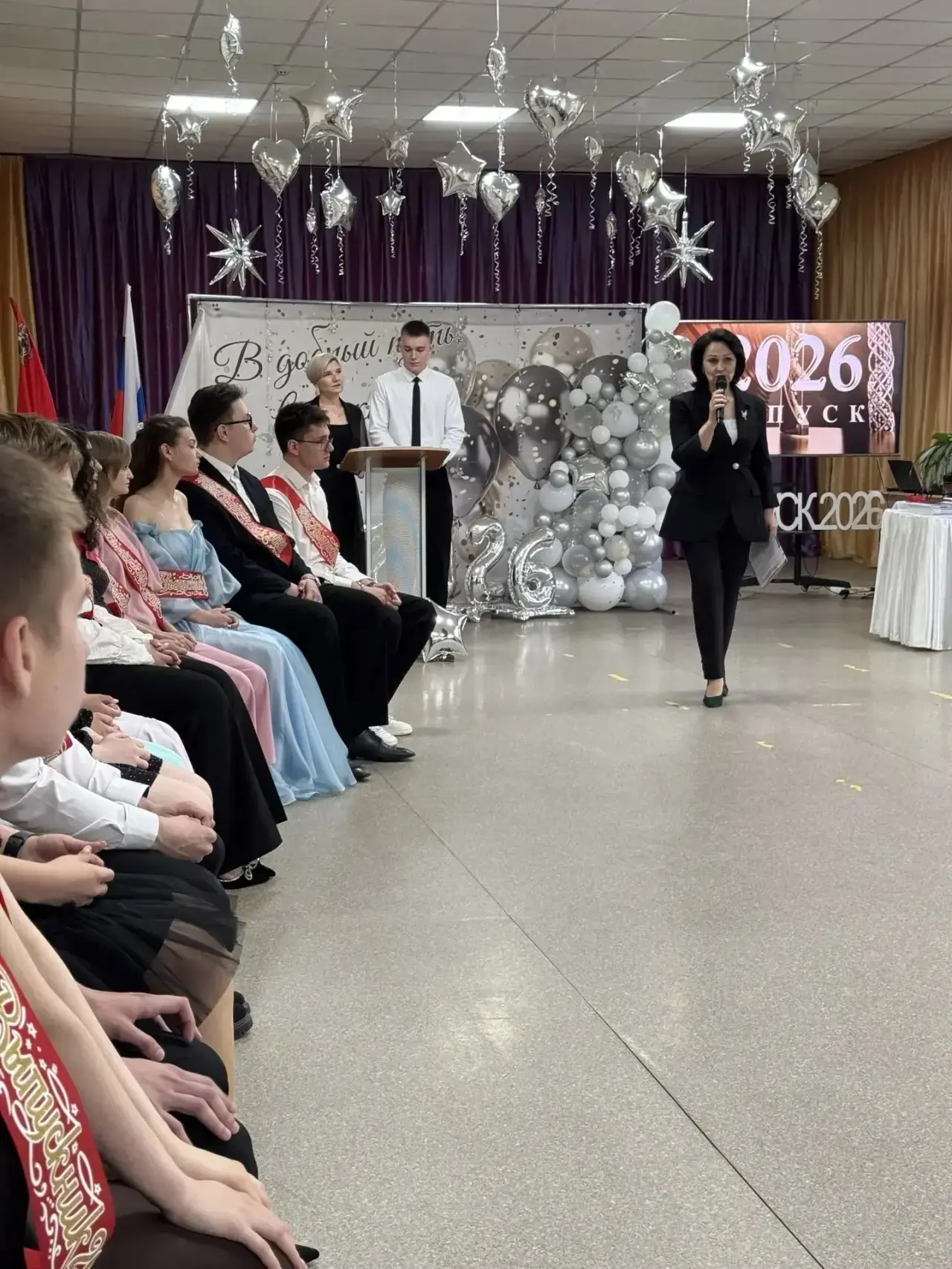 Торжественное вручение аттестатов выпускникам 11-х классов! 🎓

Мы вручили аттестаты нашим дорогим в