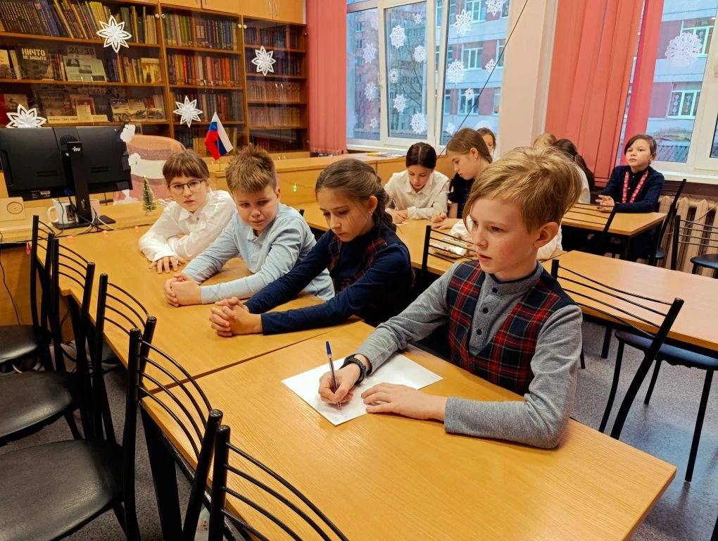 Правовой месячник в школе: игра "Сказочное право"  В рамках ежегодного правового месячника наша школ