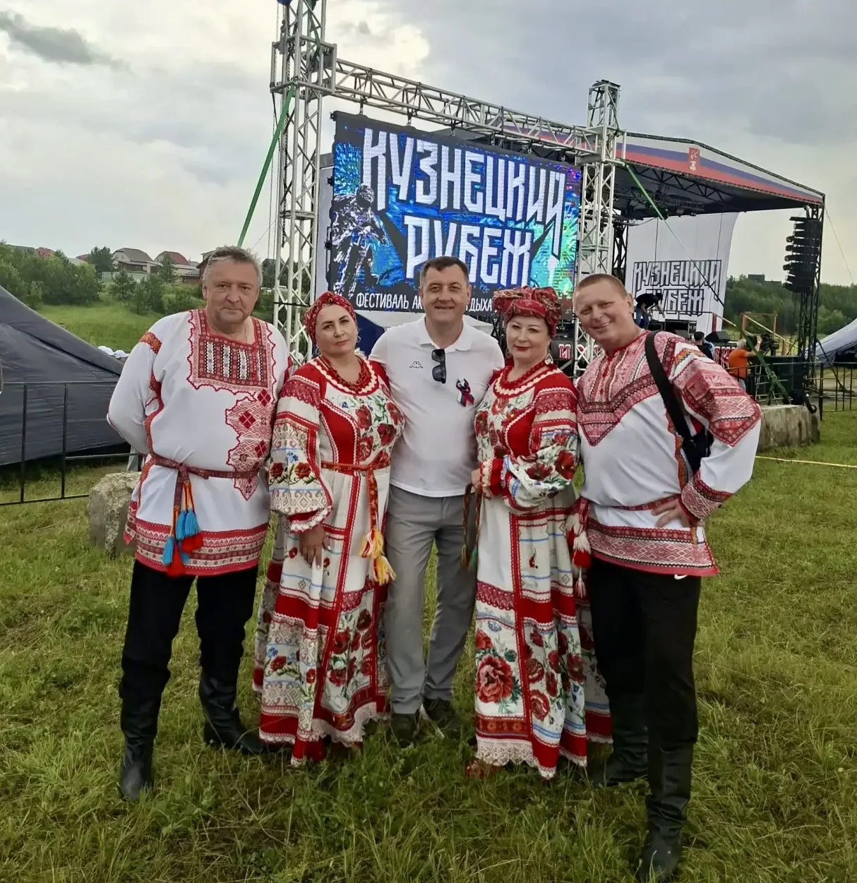 На мотодроме «Сухановский» города Кузнецка состоялся концерт ансамбля народной песни «Славяне» Пензе