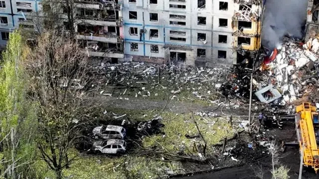 Ракетный обстрел Запорожья: 14 погибших, десятки раненых - BBC News ...

💥 В Запорожье прогремел вз