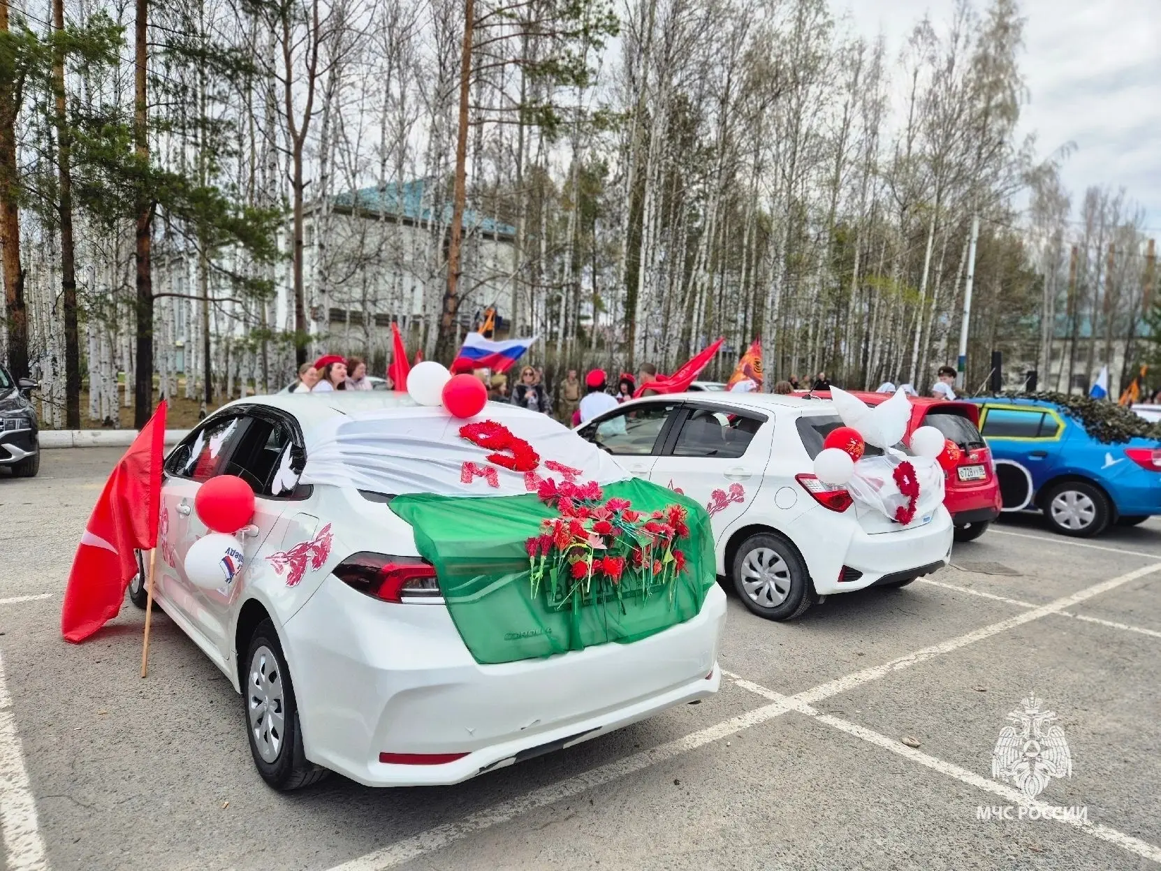 Сотрудники МЧС Югры приняли участие в патриотическом автопробеге «Спасибо деду за Победу!»  Экипаж о