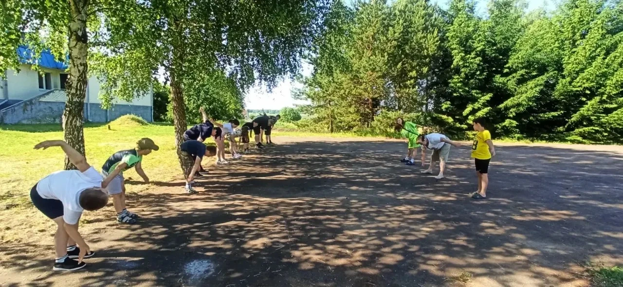 🇷🇺 КРАСНЫЙ ДЕНЬ. ДЕНЬ РОССИИ В НАШЕМ ЛАГЕРЕ! 🇷🇺

Это было НЕЧТО! 🔥

Начали с бодрой зарядки 💪
