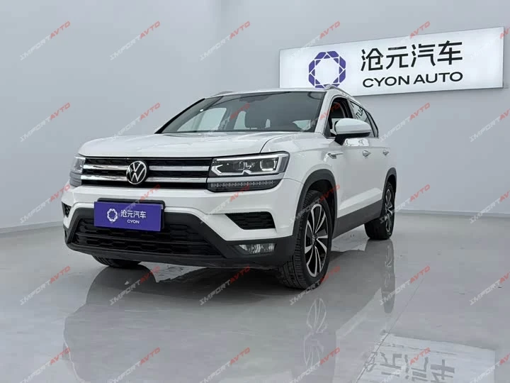 В продаже Volkswagen Tharu Deluxe Edition 1.4 AMT, 2022