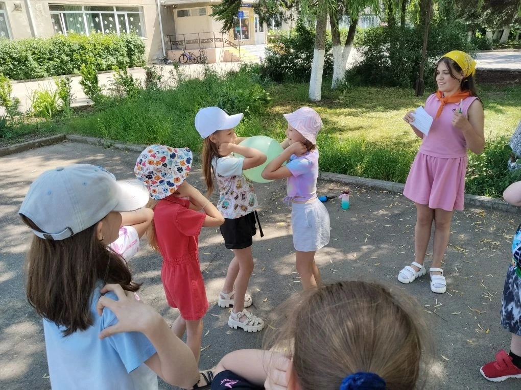 Самый лучший день — День дружбы! 🤝

9 июня в нашем детском лагере «Солнышко» царила невероятная атм