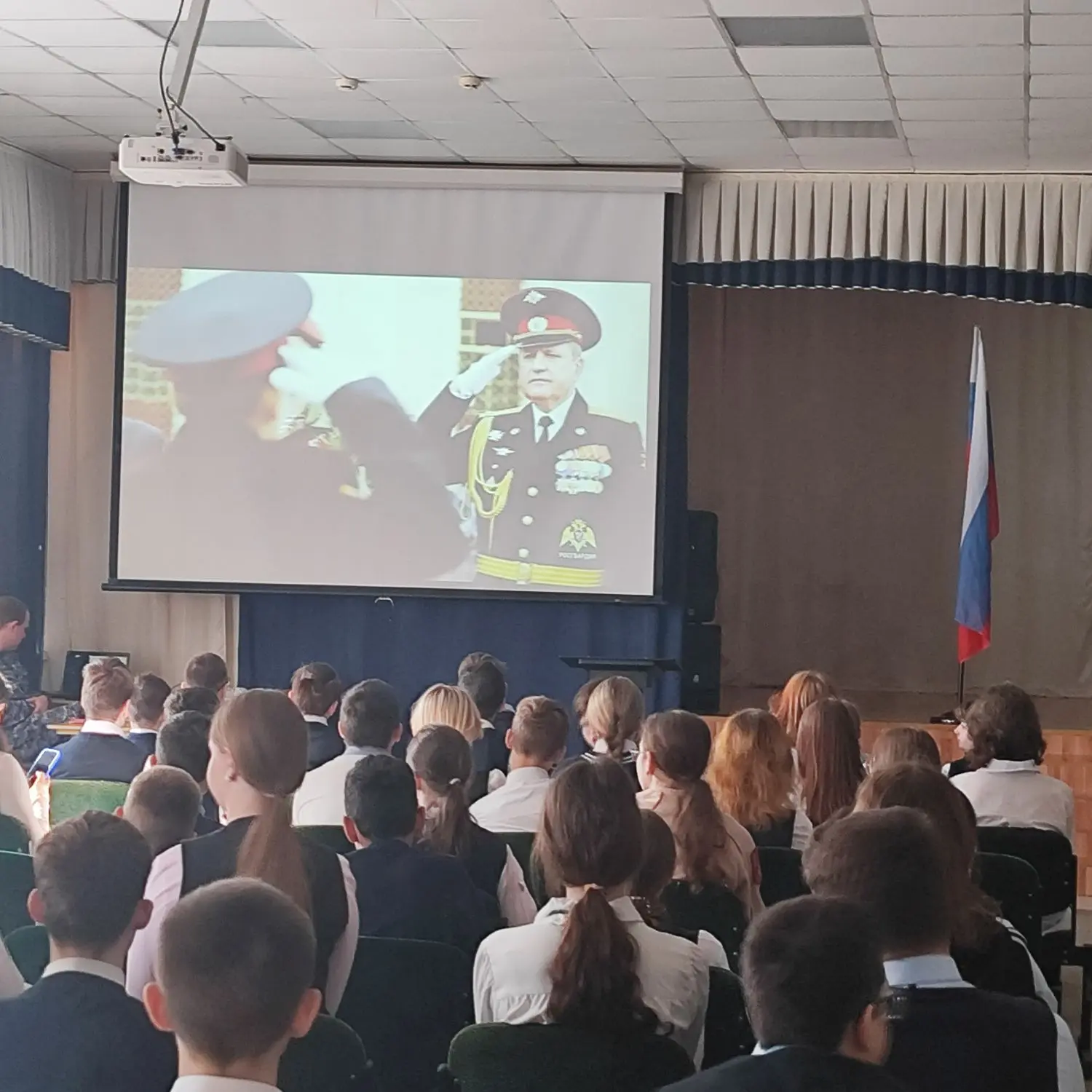 Безопасность превыше всего: встреча с Росгвардией в нашей гимназии  В рамках системной работы по про