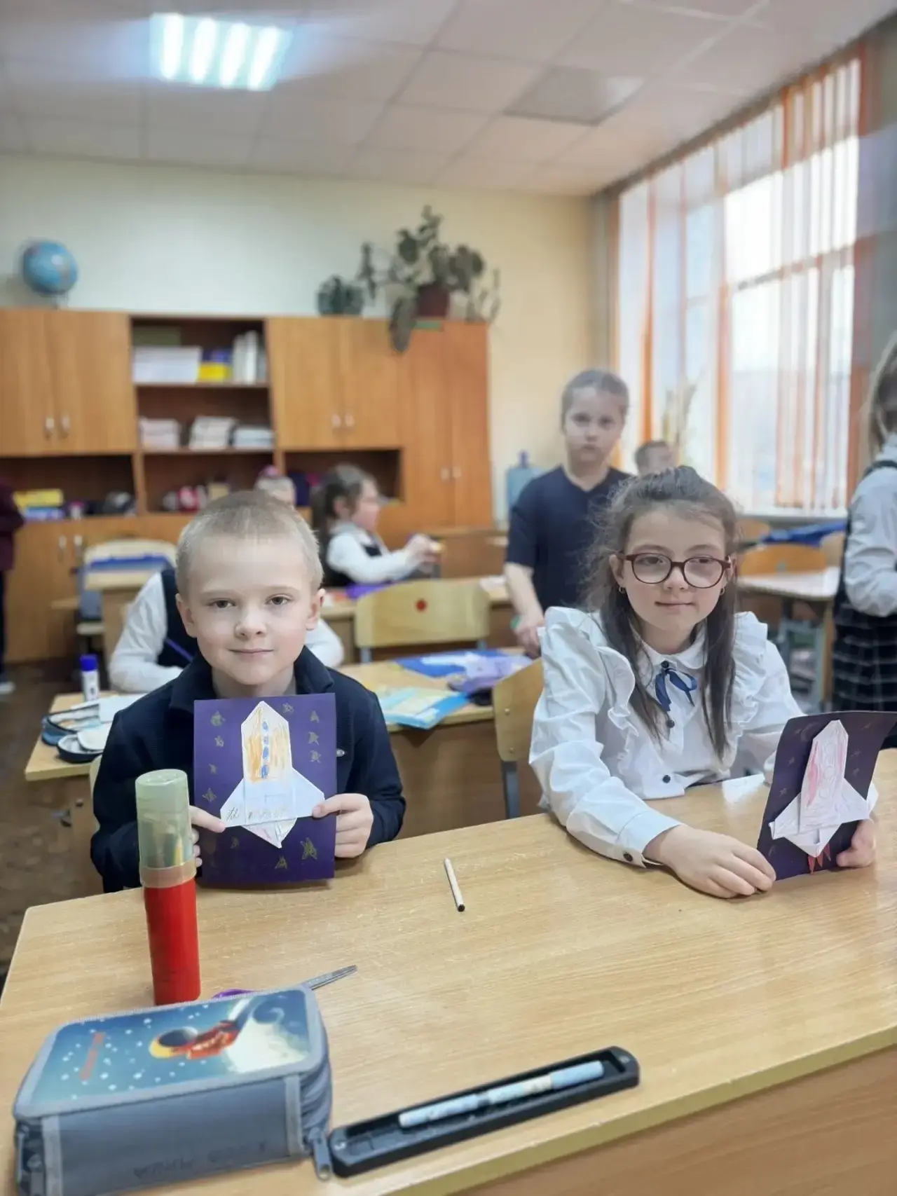 🚀 К звёздам своими руками! 🚀  Наши юные «космонавты» из начальной школы уже готовы покорять галактик