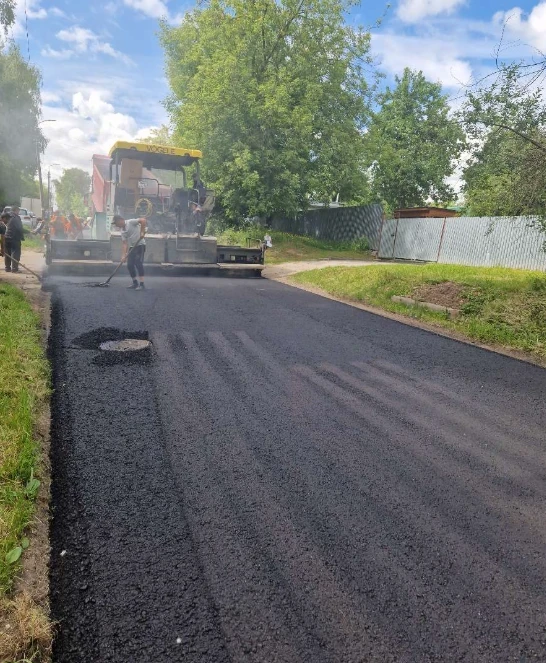 👷‍♂️ На улице Леваневского в Коломне завершается дорожный ремонт. Здесь, на двух участках общей про