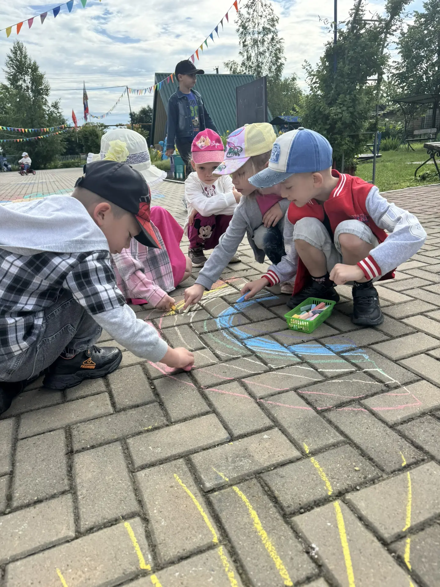 Лето, солнце, асфальт! ☀️🎨
