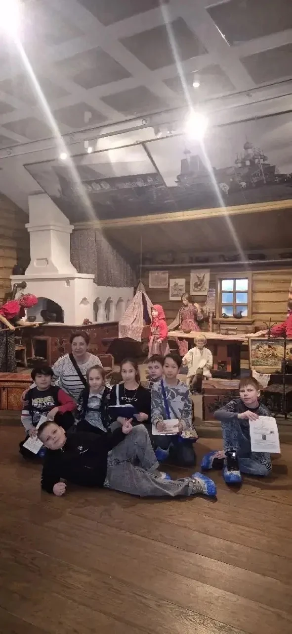 🎨ЗНАКОМСТВО С МИРОМ ИСКУССТВА!  🖼️Ученики 4"В" класса во время каникул в рамках олимпиады «Музеи. Па