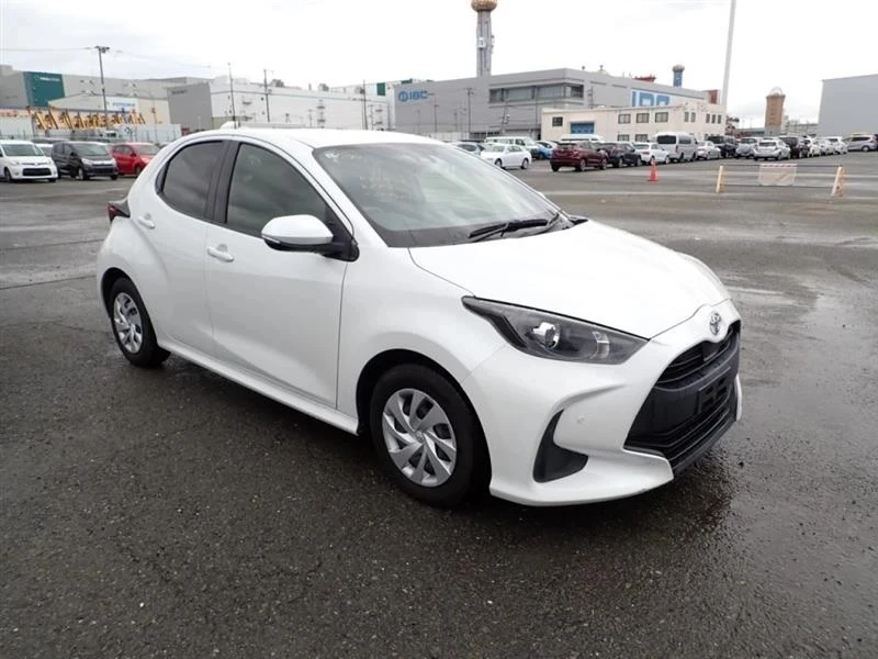 Ранее выкупленный TOYOTA YARIS, X SMART ENTRY PACKAGE уже в порту, ожидает погрузки на судно.⬇️⬇️⬇️
