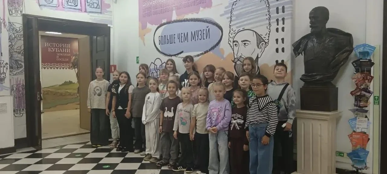 🏛  Участники образцового художественного хореографического коллектива «Грация» и вокал...