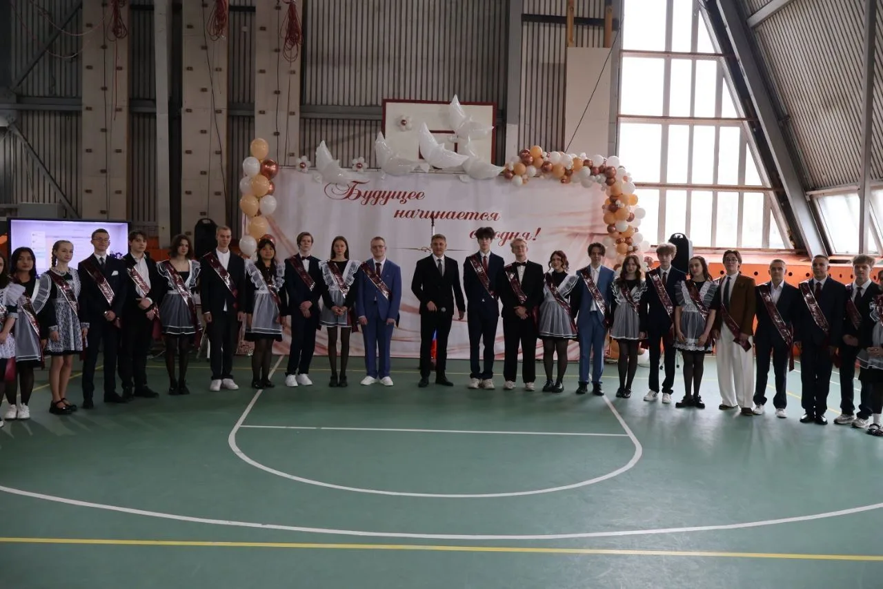 🎶 «Последний звонок – простые слёзы…»  Сегодня, 23 мая, во всех школах города прозвенели последние з