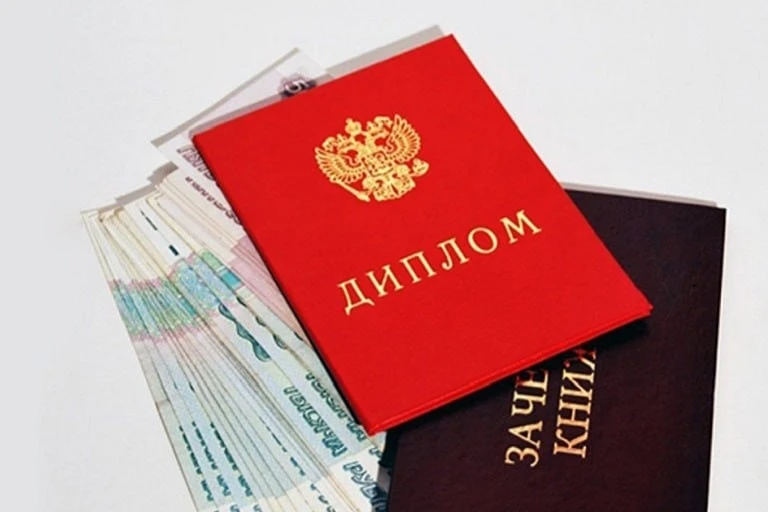 🎓 Платное обучение в вузах Татарстана стало дороже

В 2026 году стоимость платного образования в ре