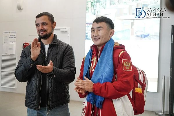 🔥 В Бурятии встретили серебряного призёра чемпионата Европы по боксу Баира Батлаева