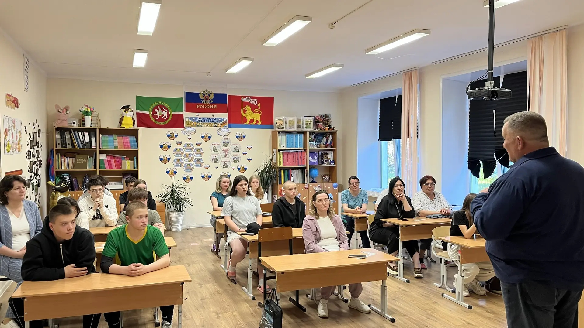 👩🏻‍🎓🧑🏻‍🎓Встреча выпускников и родителей в МБОУ «Комсомольская СОШ»: диалог с КФУ�...