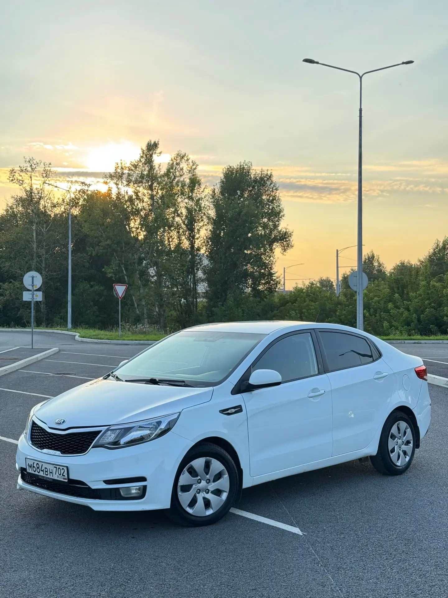 Продам Kia Rio 2015 года (рестайлинг)