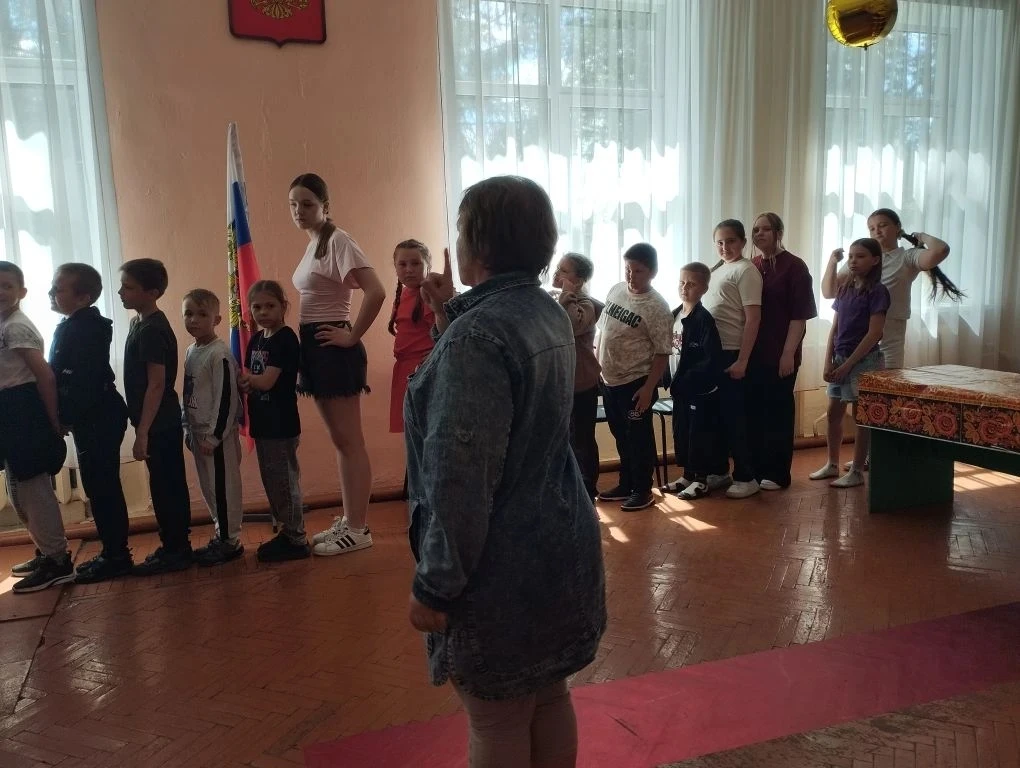 Психотренинг с элементами игры провела в нашем лагере Попова Таисия Александровна, зада...