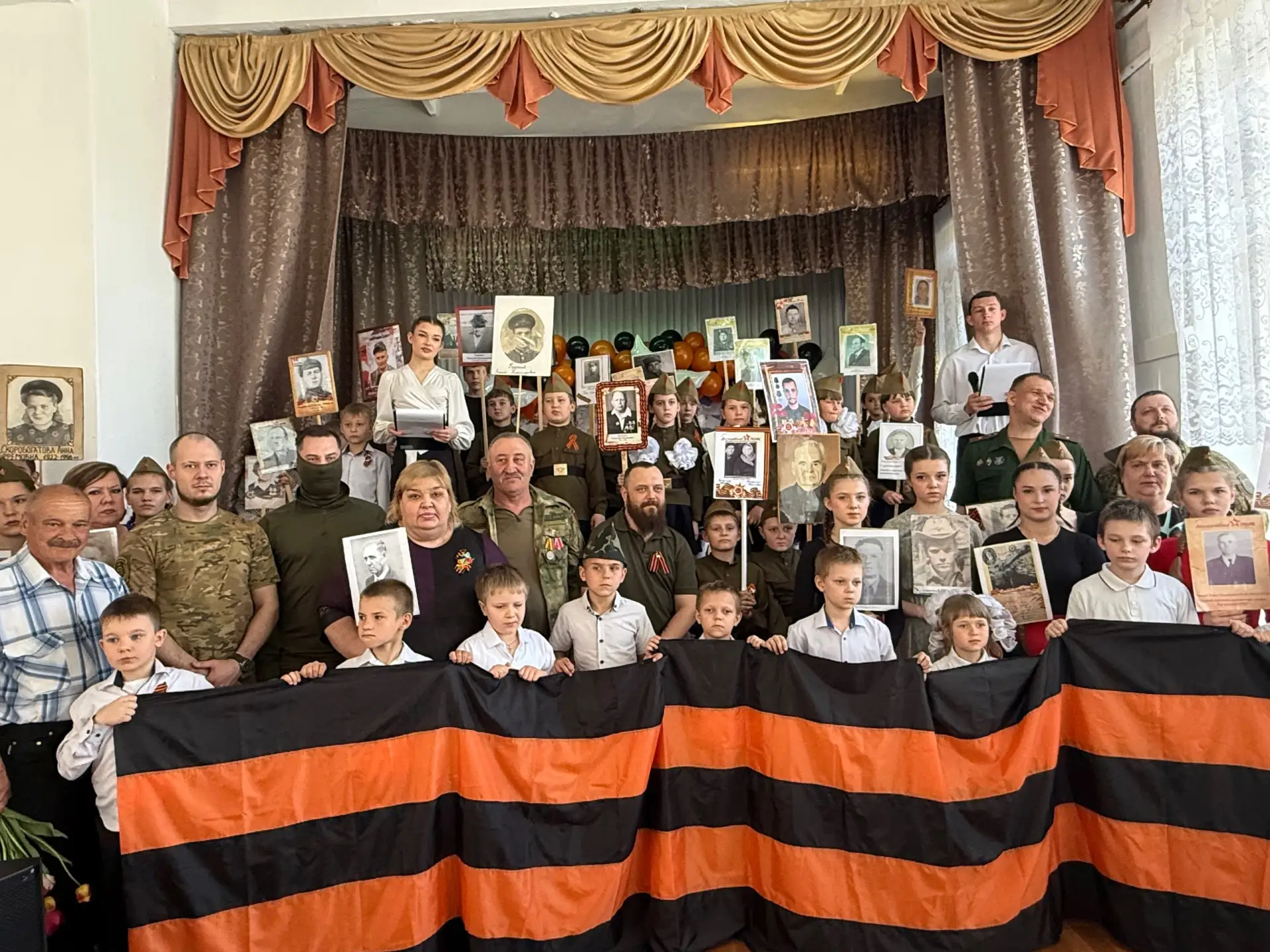 📌В ГБОУ ЛНР «МШ №19» в преддверии Дня Победы состоялся общешкольный праздничный концер...