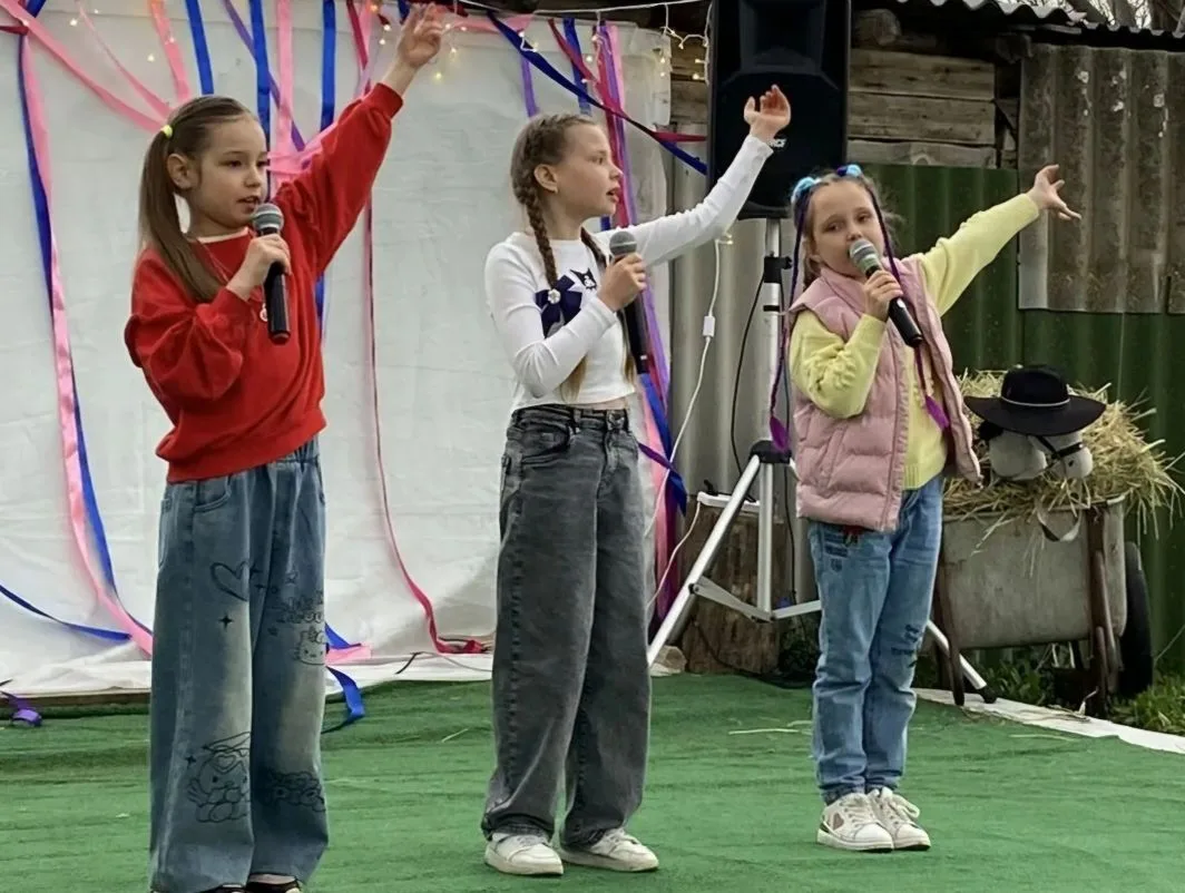 🎉 Гордимся нашими юными талантами! 🎤  Ученица 1 «А» класса Болдырева Вероника блистательно выступила