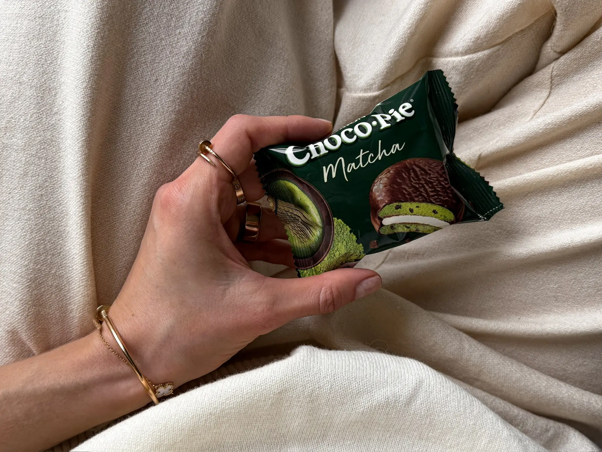 На днях открыла для себя, что существует чокопай с матчей 🍵👀