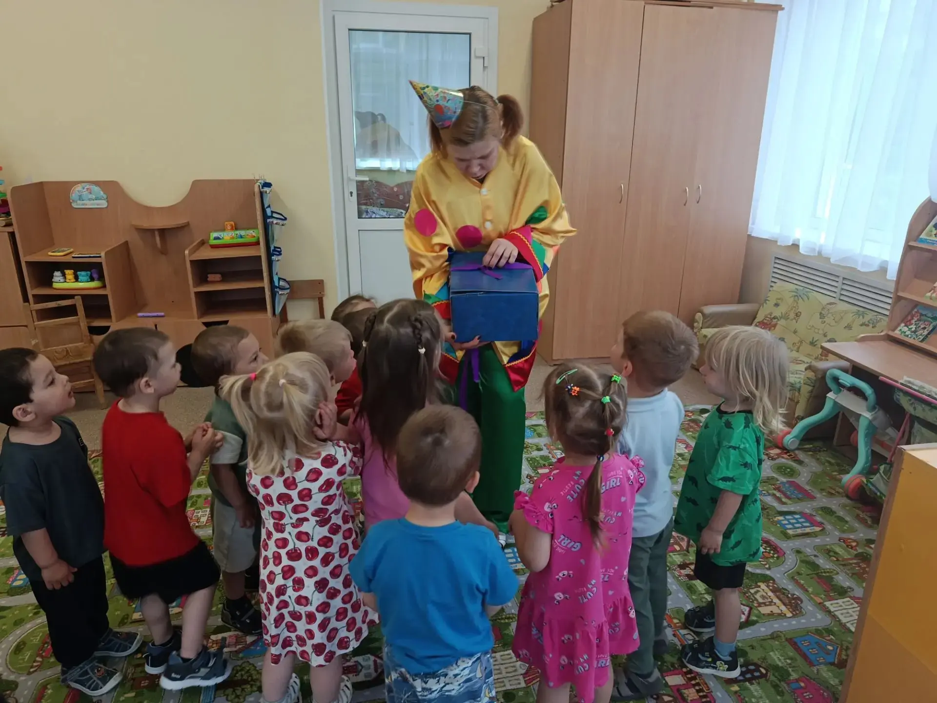 Смешинка в гостях у группы №1 и 4! 🤡💧

Кто сказал, что фокусы бывают только на сцене? Сегодня они 
